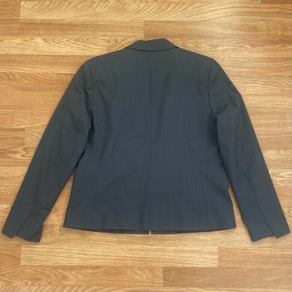 Elie Tahari Laurel Jacket Blazer Pinstripe Navy Multi Wool Blend Size 14 - Picture 7 of 9